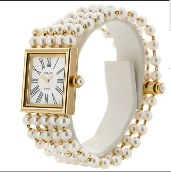 CHANEL Accessories - Chanel 18k gold pearl  watch